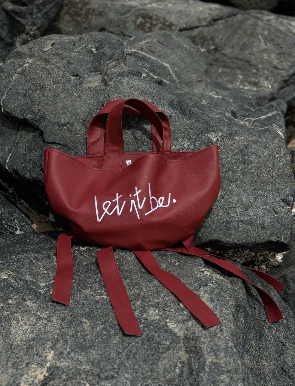 Let it be. - Dark Strawberry Leather Bag